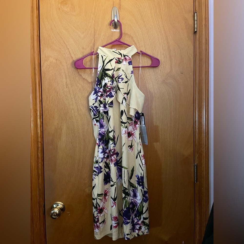 Floral Halter bebe Dress